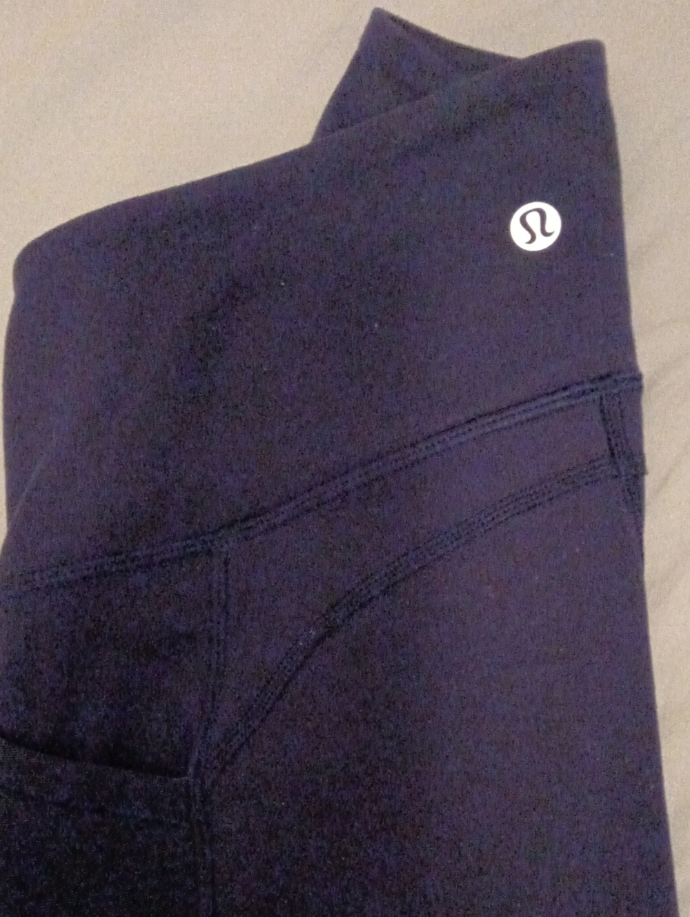 Lululemon - Picture 2 of 6